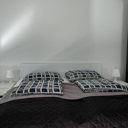 Nowy Apartament Z Duzym Tarasem I Parkingiem Swinoujscie Luaran gambar